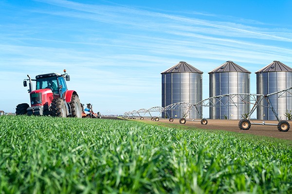 3 Steps to Rising Above Farm Financial Strain 1 tractor cilos