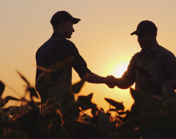 WHY PERSONALIZED SERVICE MATTERS IN AN AG LENDER 1 Personalized Service Farm Lending Ag Lender